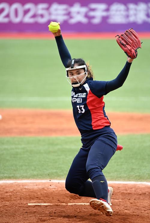 张伯伦：枪手拥有真正成功所需的一切；道曼的行为举止很成熟（张伯伦称枪手已具备真正成功所需一切，道曼展现成熟风范）