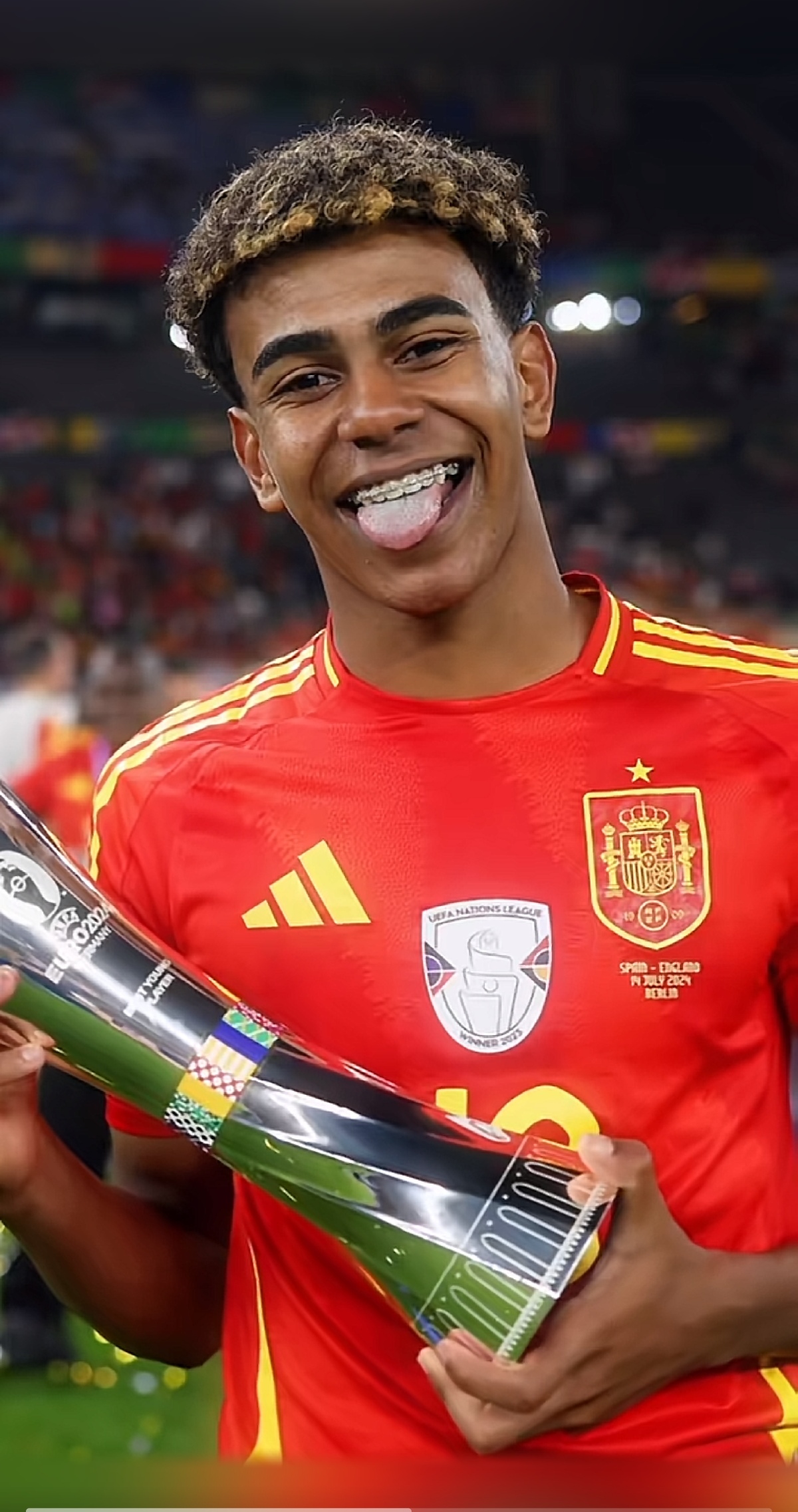 核心球员复出 带队重回胜轨（当家球星回归 率队重返胜轨）