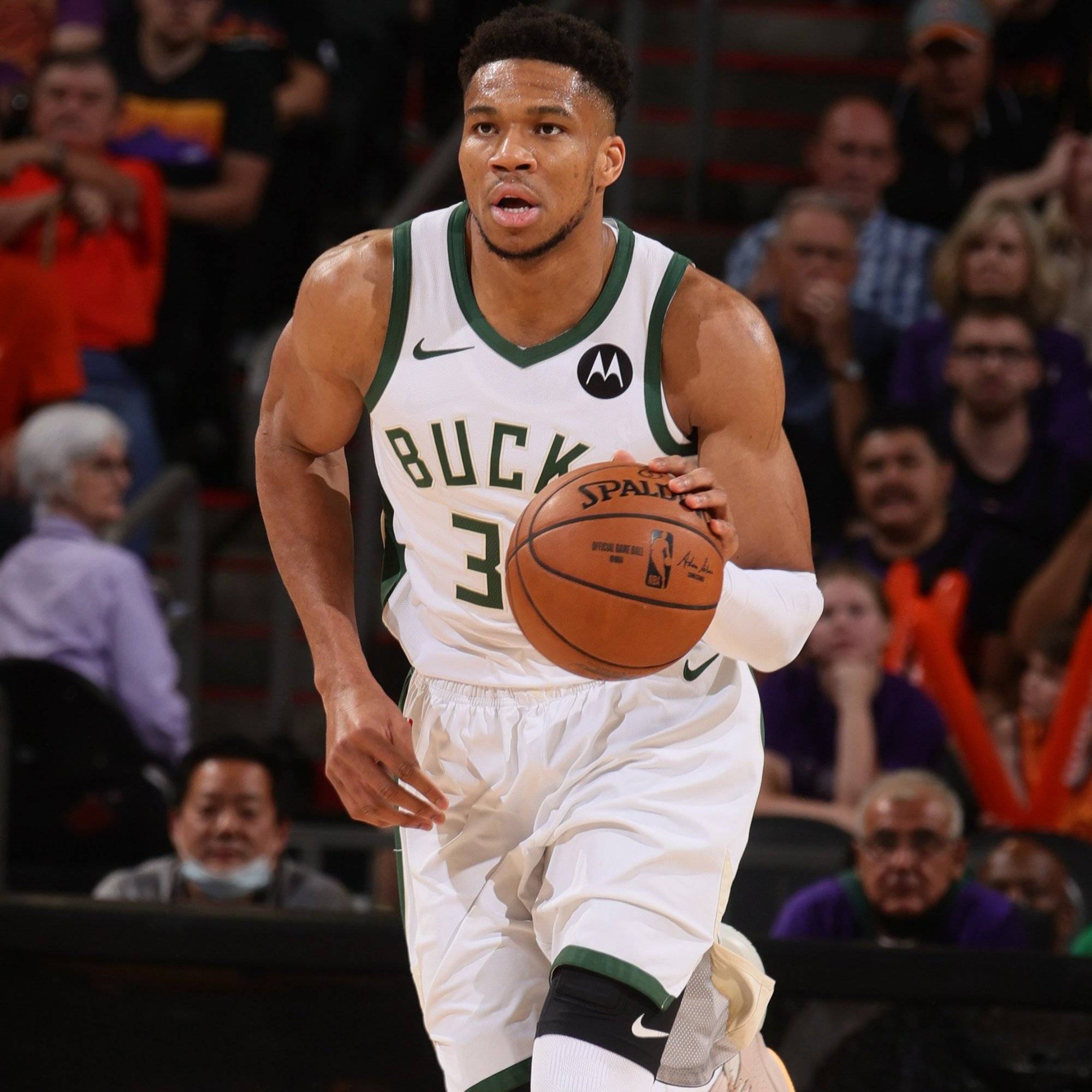 24胜1负！雷霆追平73胜勇士2015-16赛季开局战绩（雷霆24胜1负，追平2015-16赛季73胜勇士的开局成绩）