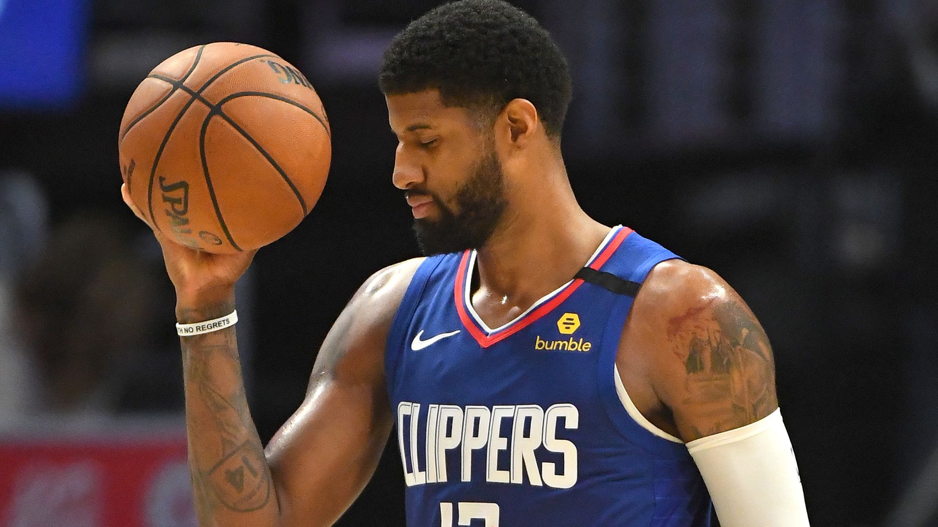 主场“三连胜”！四川蜀道远达险胜上海浦发银行女篮（四川蜀道远达险擒上海浦发银行女篮，主场豪取三连胜）