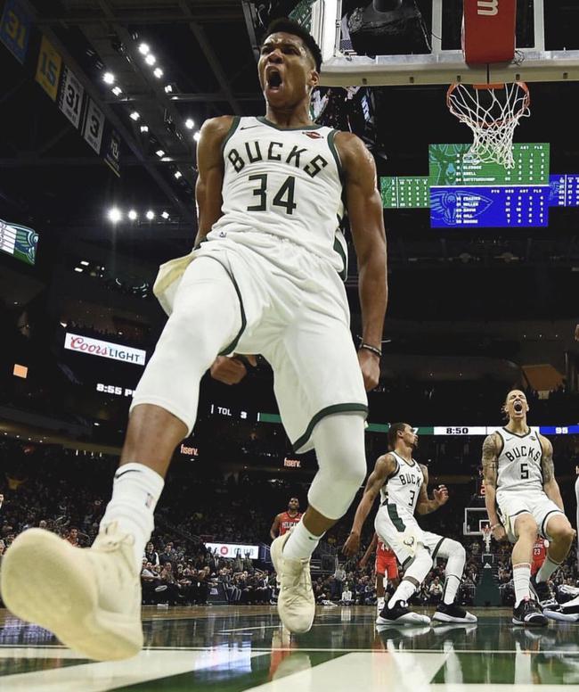 埃贝尔：凯恩已是足坛最伟大球员之一，未来他能竞争金球奖（埃贝尔：凯恩已跻身足坛顶尖，未来有望冲击金球）