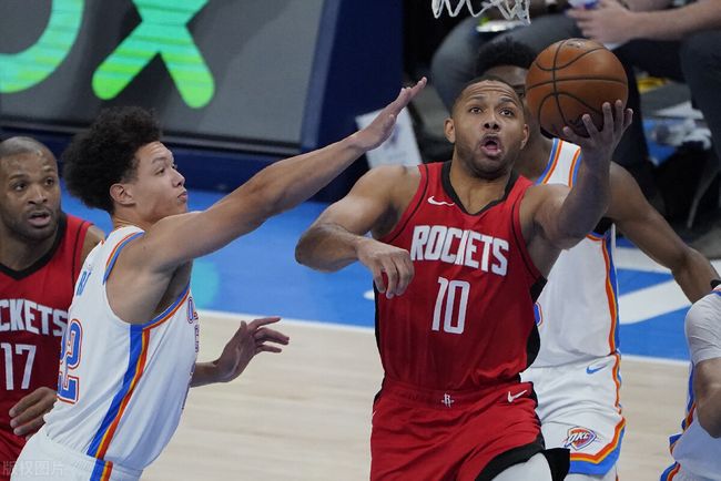 马卡：梅西参观诺坎普引发回归猜测，而美职联支持短期租借（马卡：梅西造访诺坎普引发回归传闻，美职联或批准短期租借）